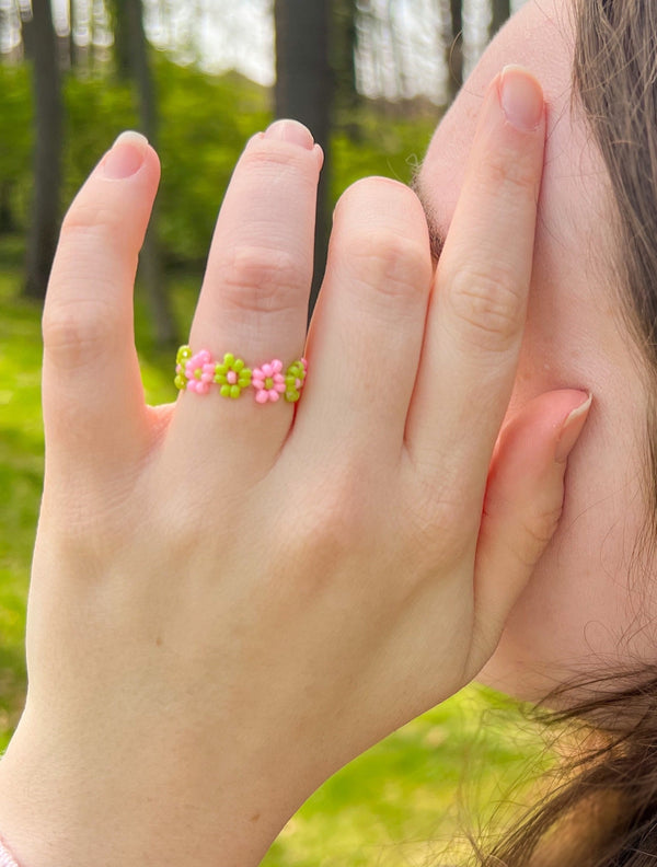 Happyish Beaded Flower Ring - Sonumbra